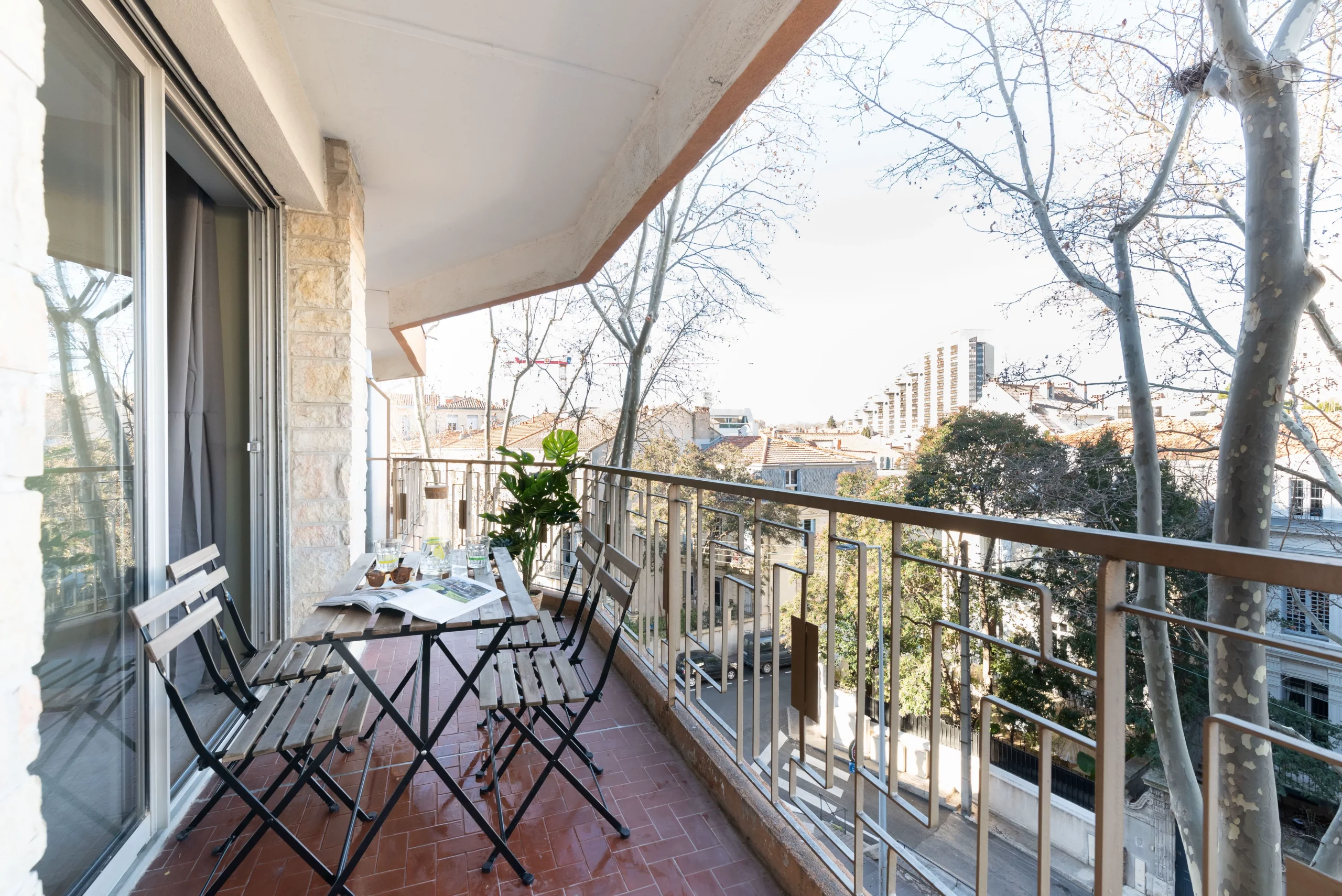 Balcon avec une vue dégagée en coliving à Montpellier