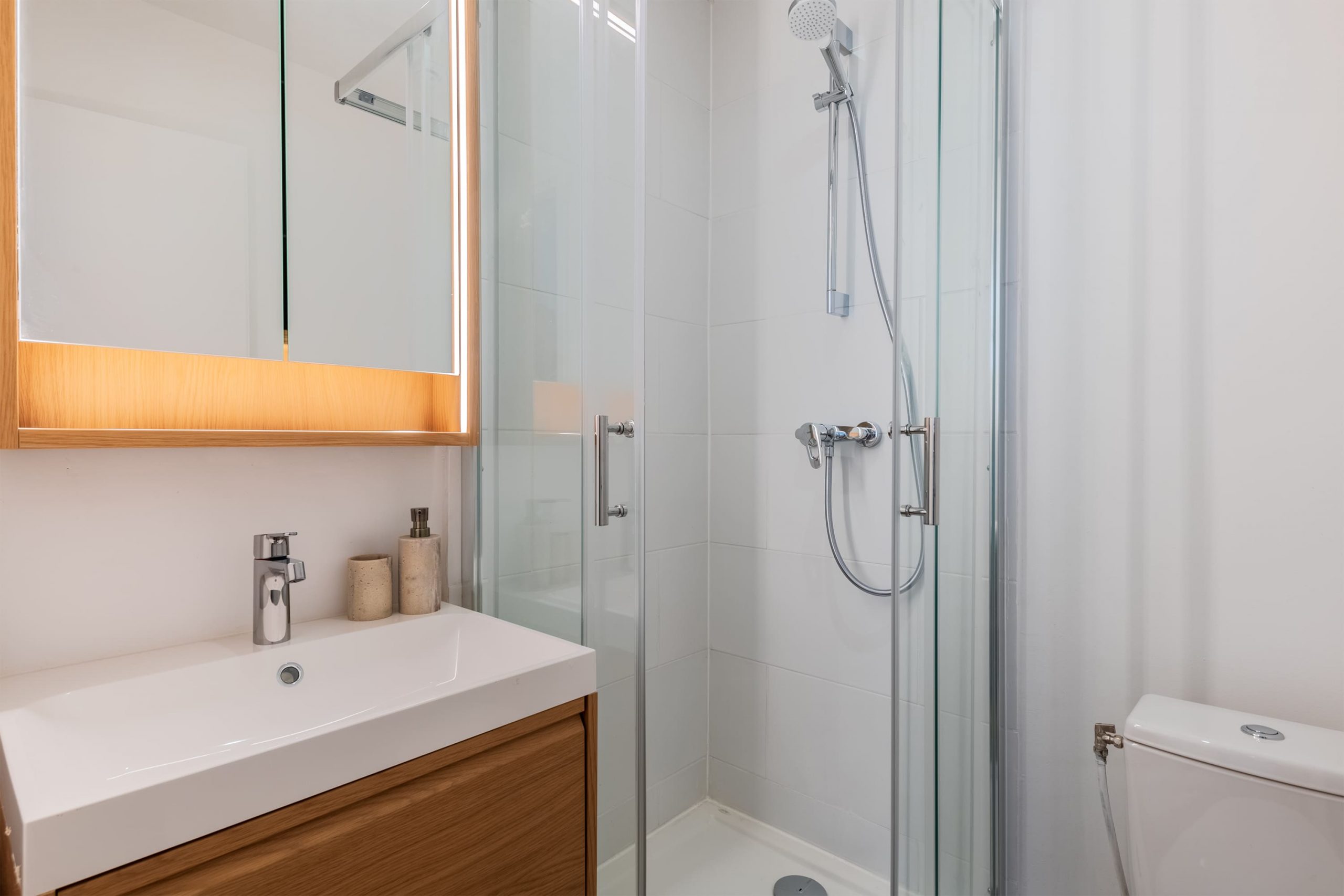 studio-marseille-dieude-12-sale-de-bain