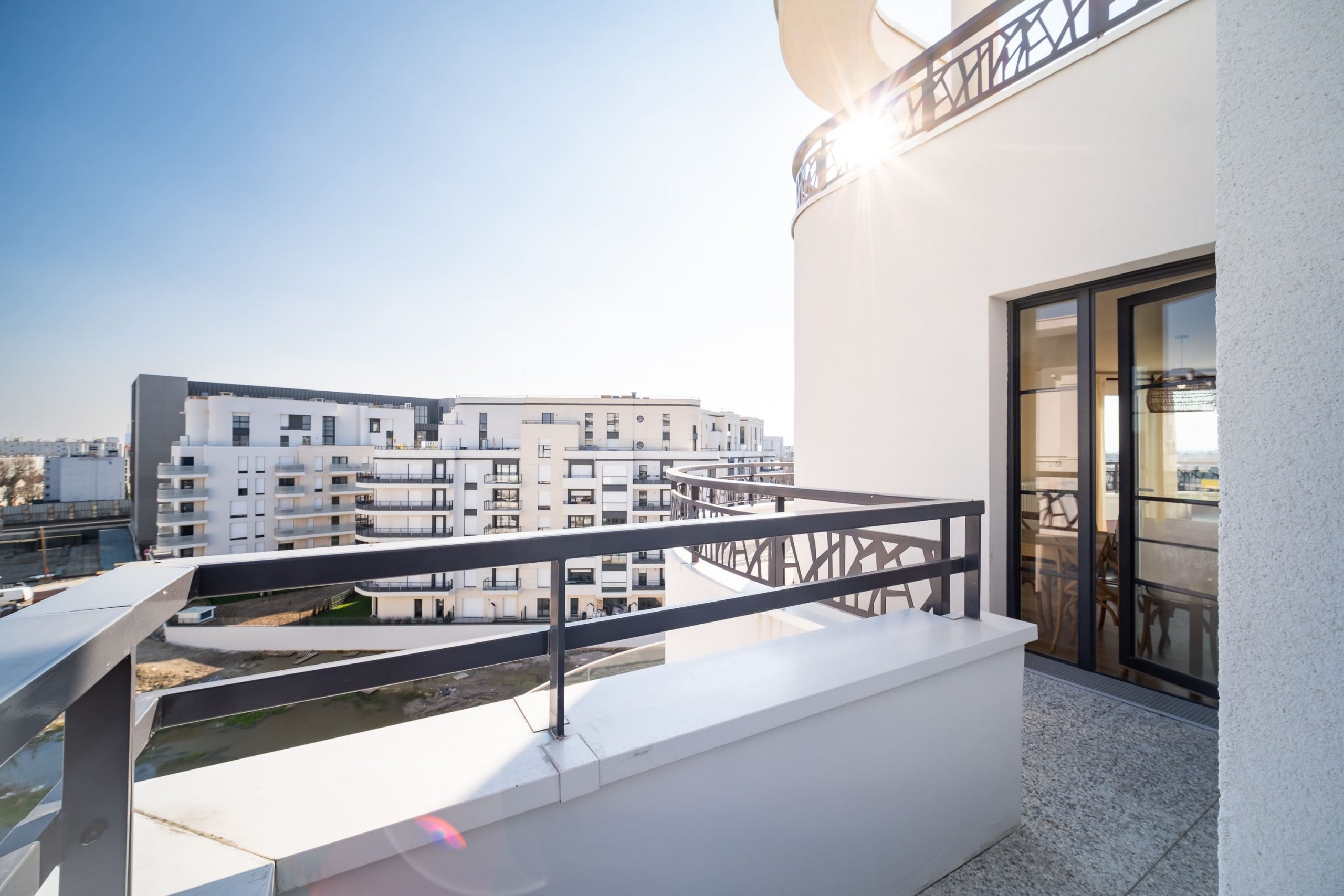 colocation-paris-colombes-6-coliving-balcon-chambre-4