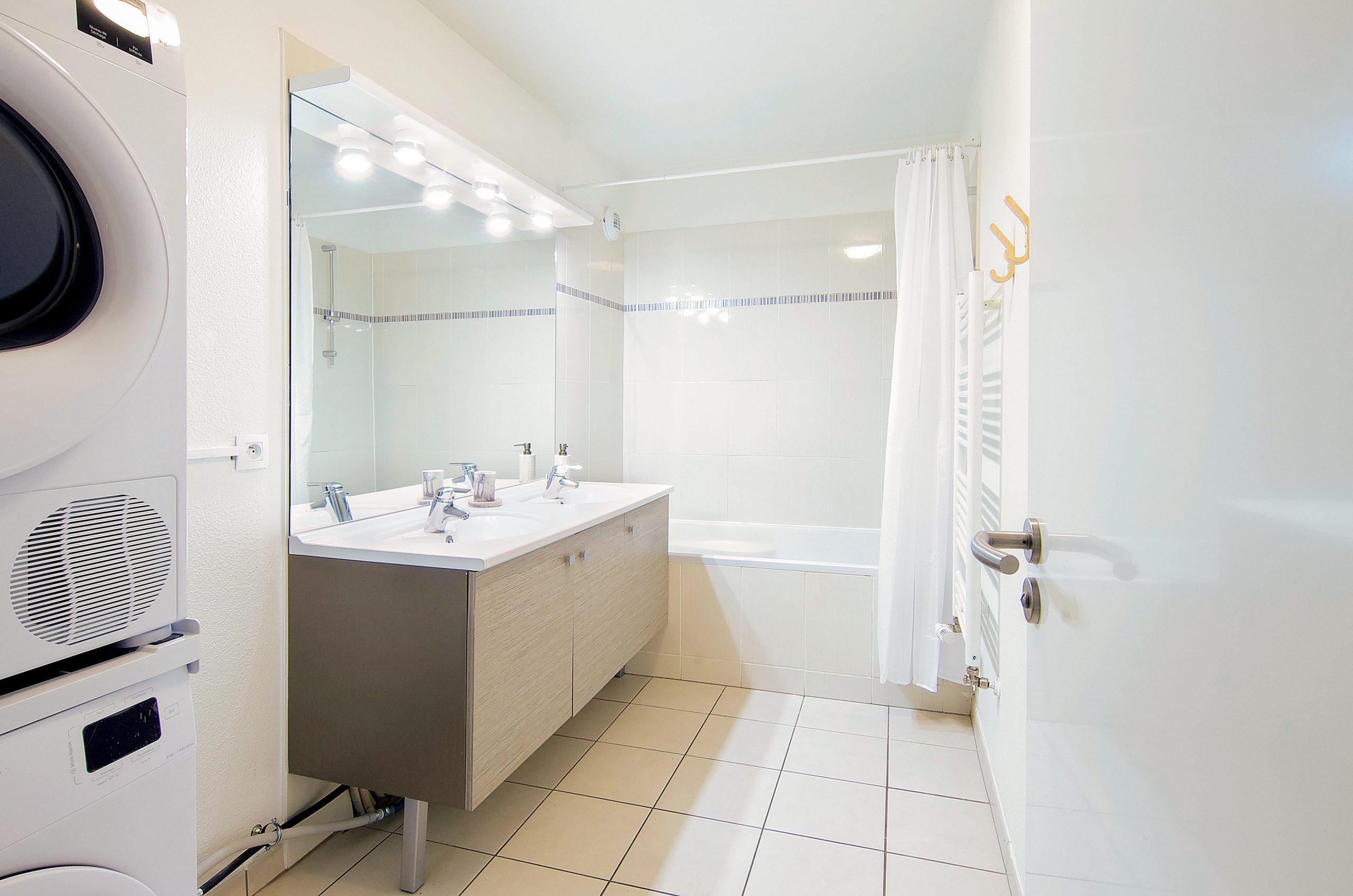 colocation-bordeaux-cour-quebec-rdc-coliving-sale-de-bain-