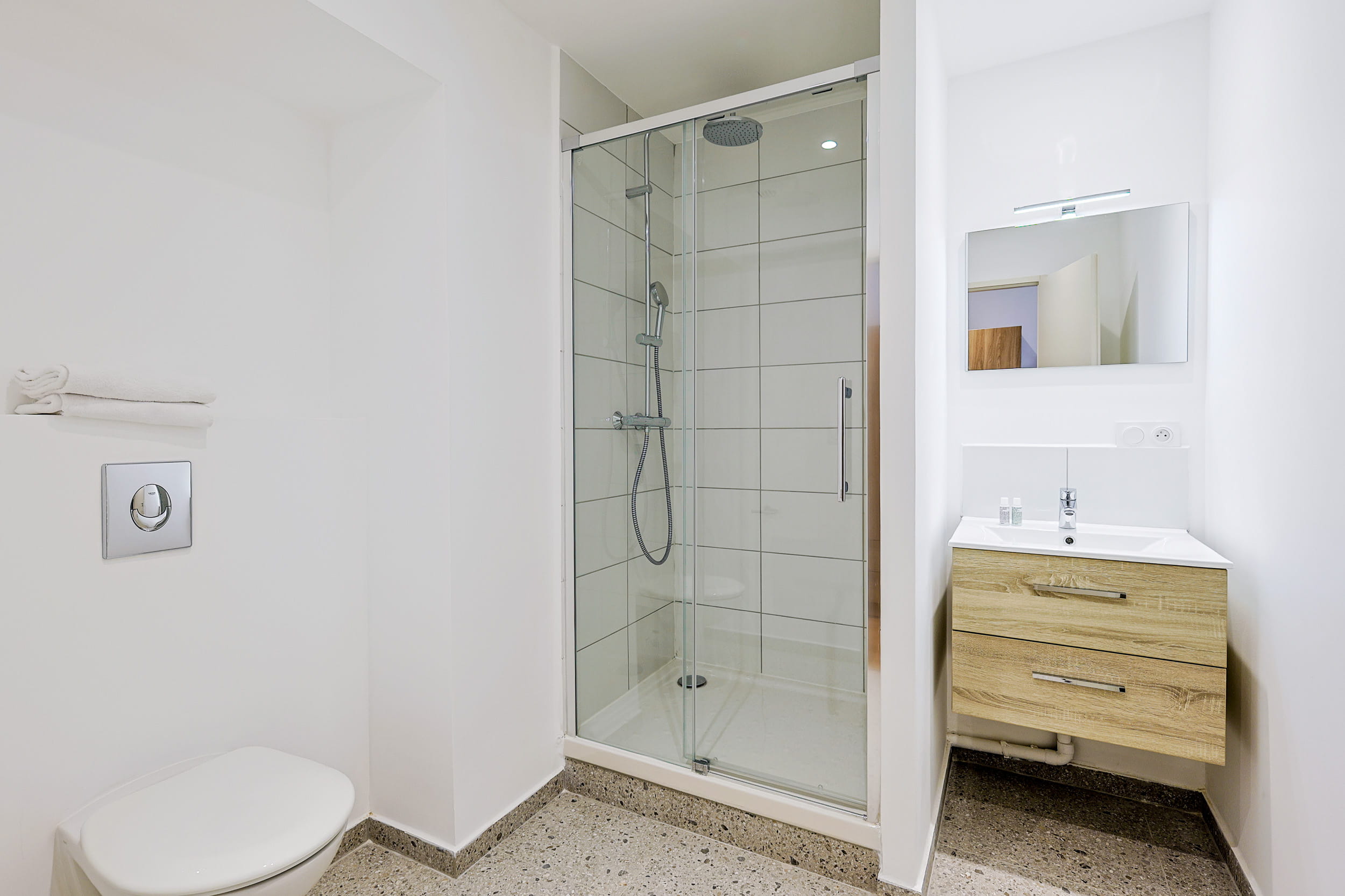 Rue grignan-chambre-510 (1)