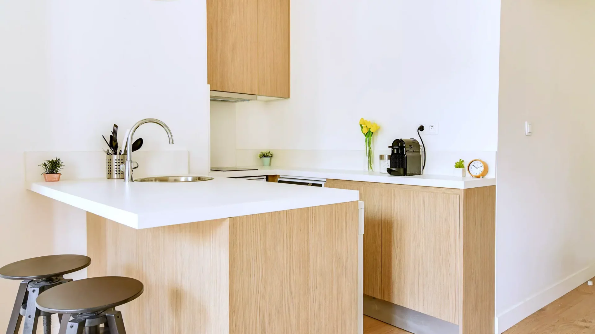 Coin cuisine entièrement équipée en T1 à Toulon