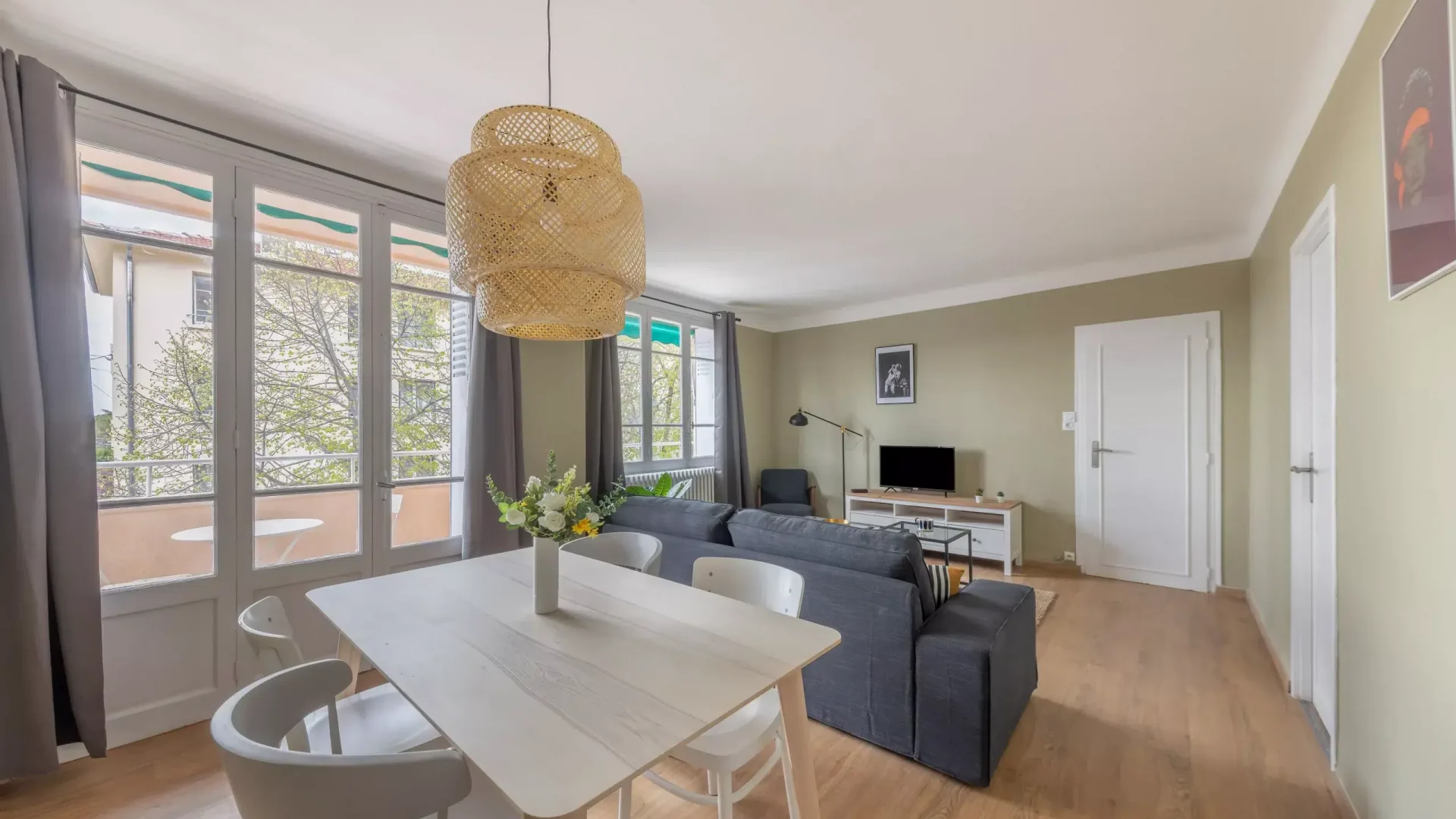 colocation-aix-solari-pasteur-1D-salon