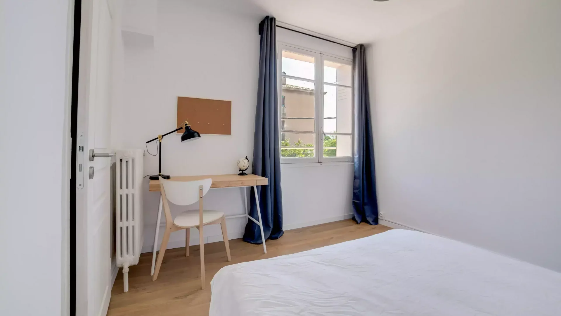 chambre meublée dans un appartement en colocation