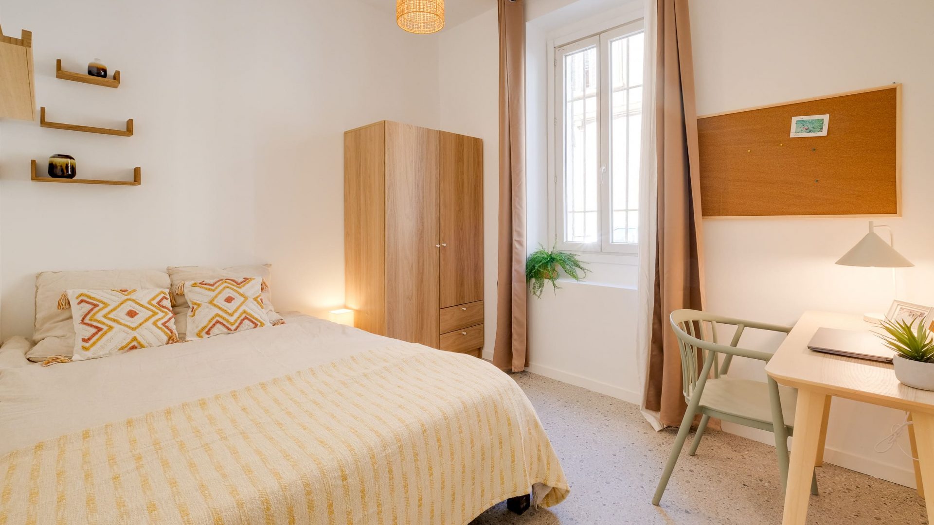 Colocation-2-euromed-coliving-julien-jules-chambre-1