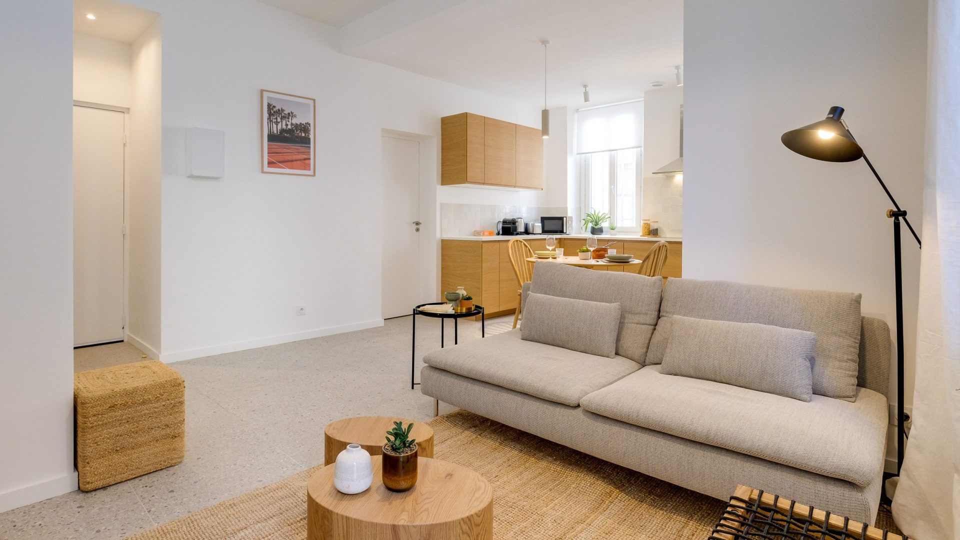 Colocation-2-euromed-coliving-julien-jules-vue-salon