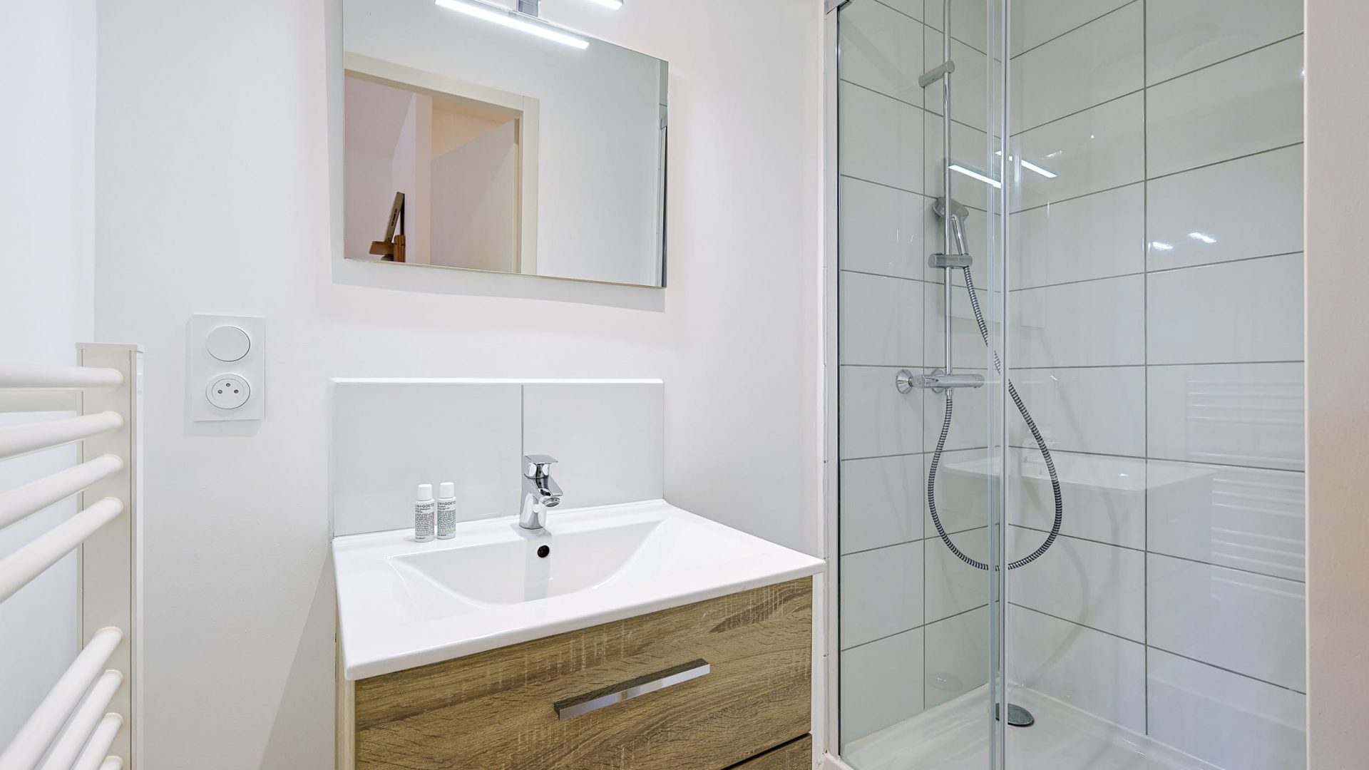 Rue grignan-chambre-502 (2)