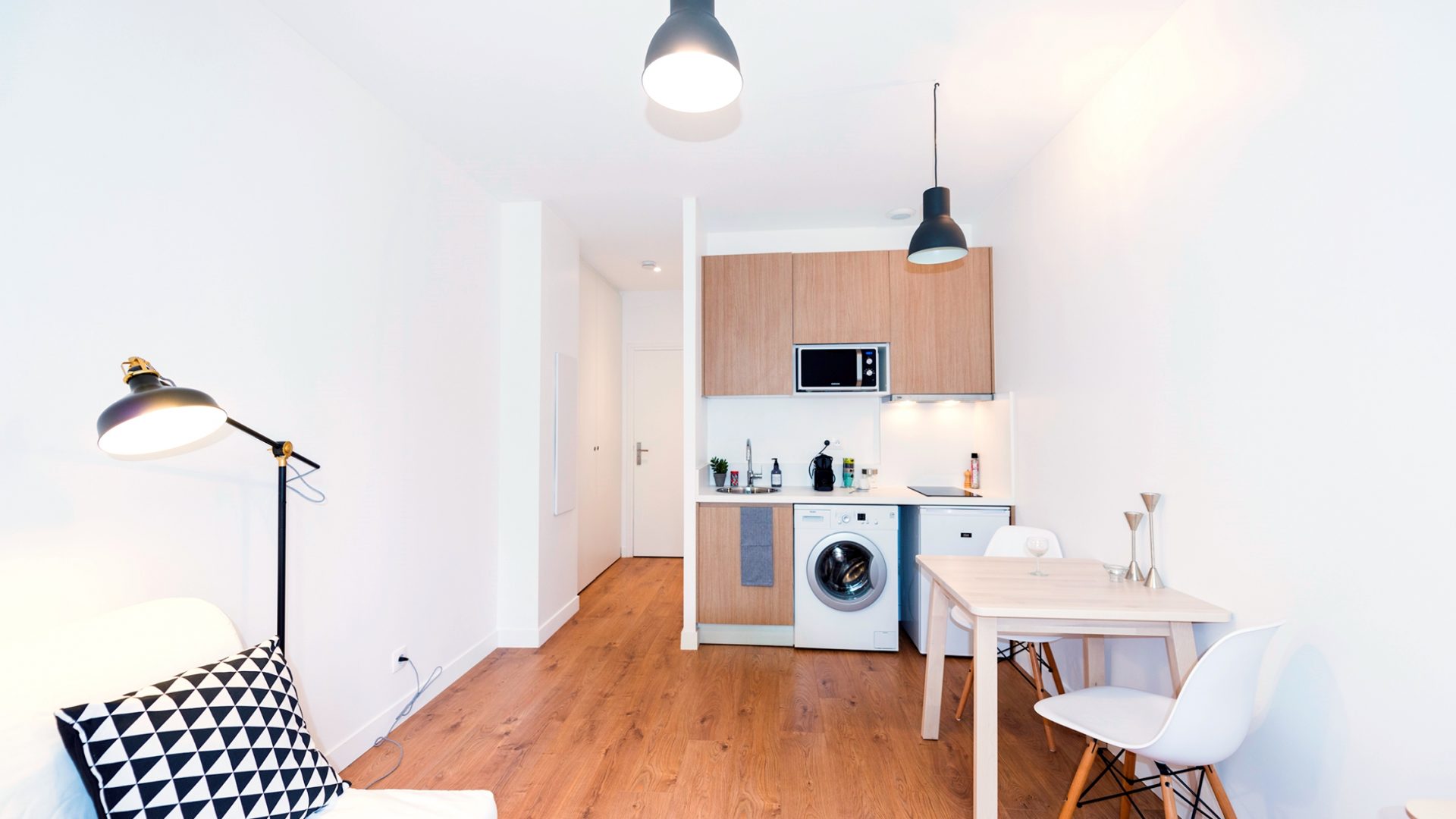 Studio avec canapé-lit en coliving à Toulon