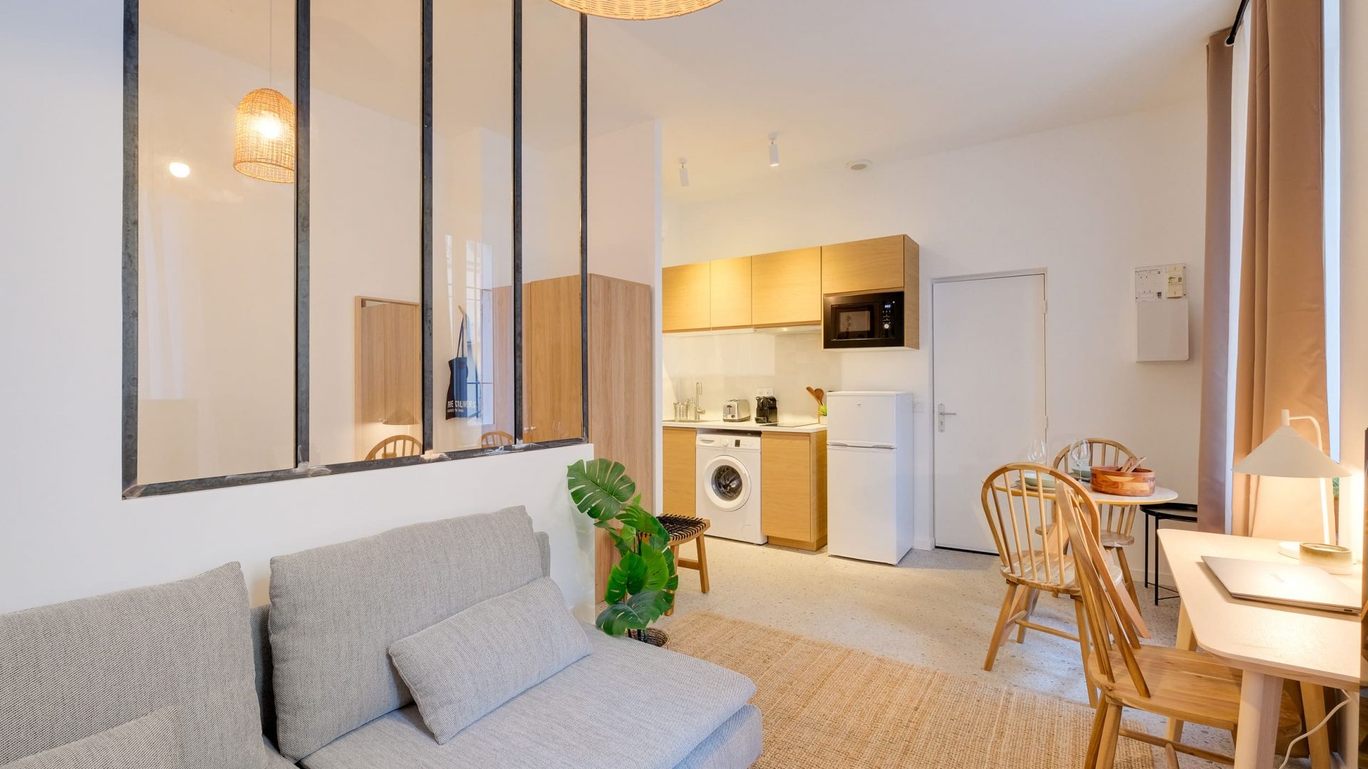 T1-euromed-coliving-julien-jules-vue-salon