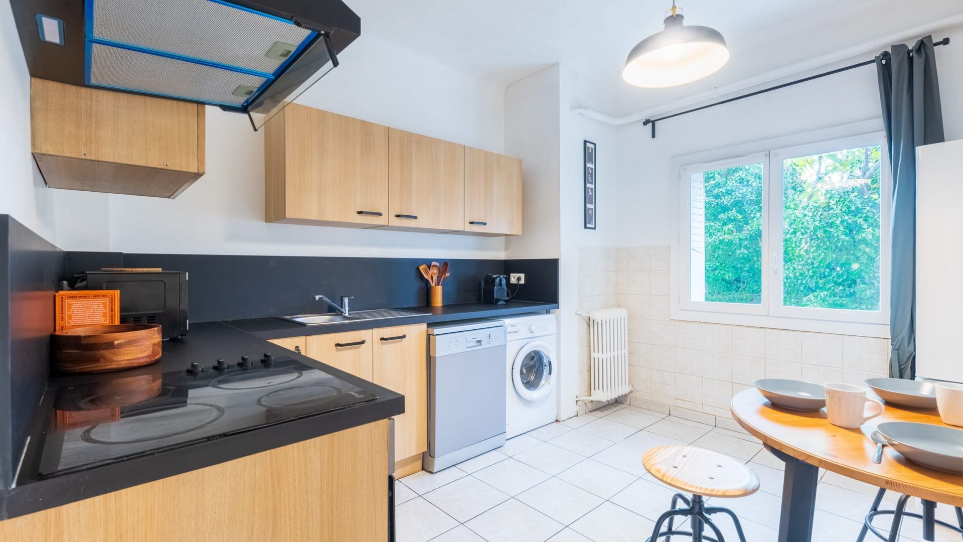 colocation-aix-blondel-salle-a-manger