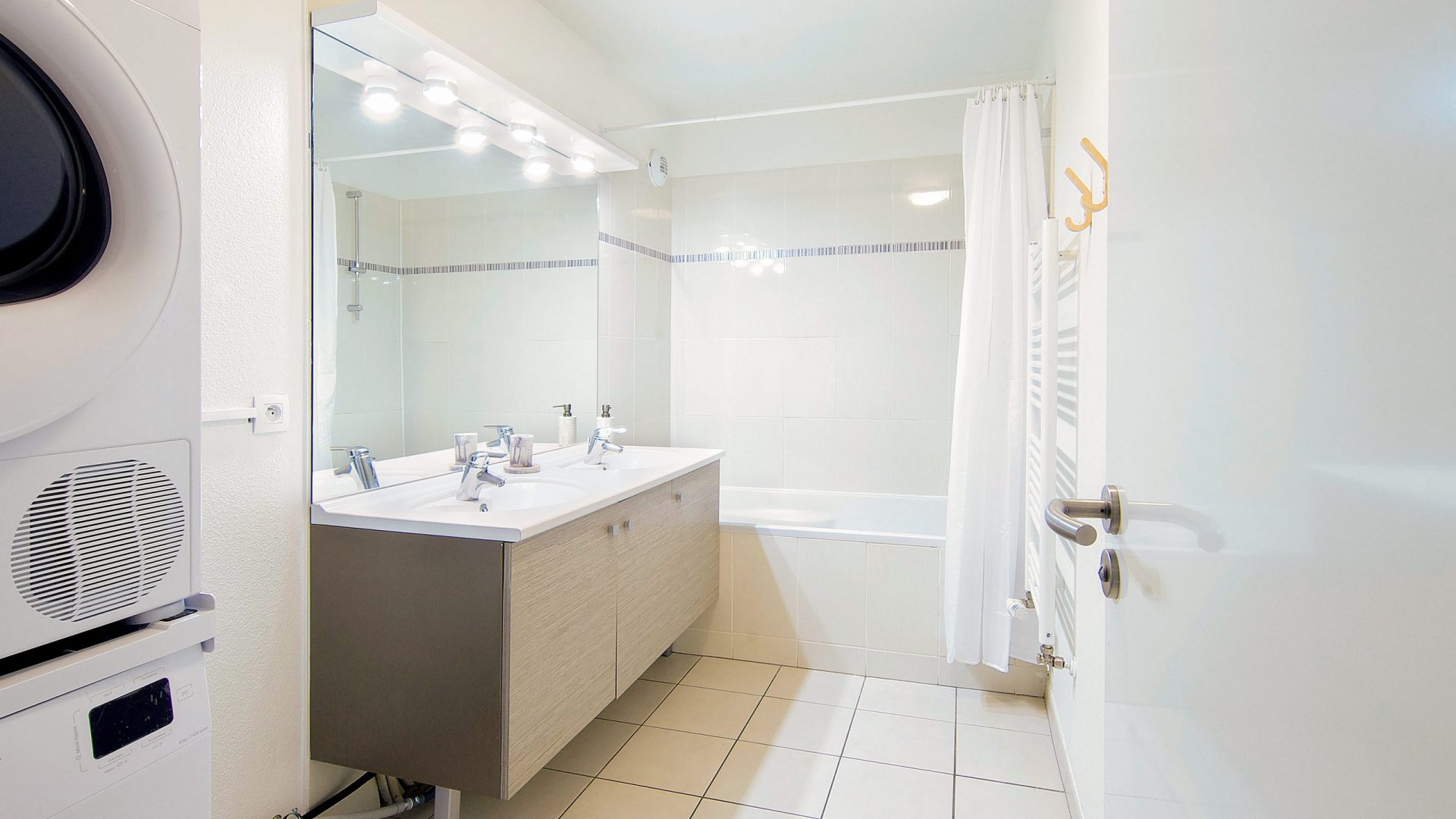 colocation-bordeaux-cour-quebec-rdc-coliving-sale-de-bain-