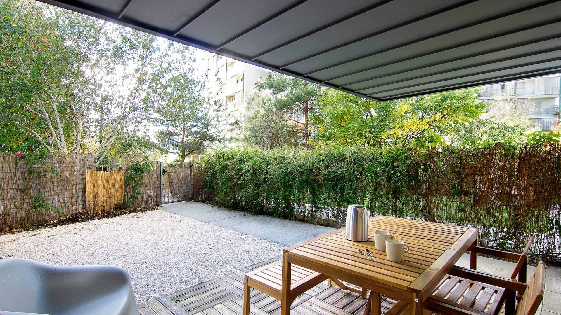 colocation-bordeaux-cour-quebec-rdc-coliving-terrasse