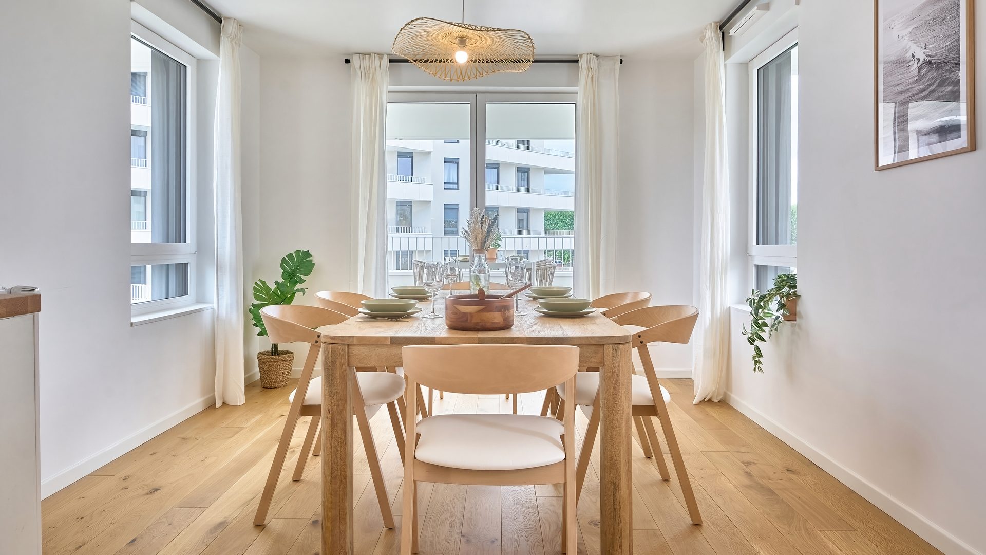 colocation-clichy-coliving-roguet-2-grande-salle-a-manger