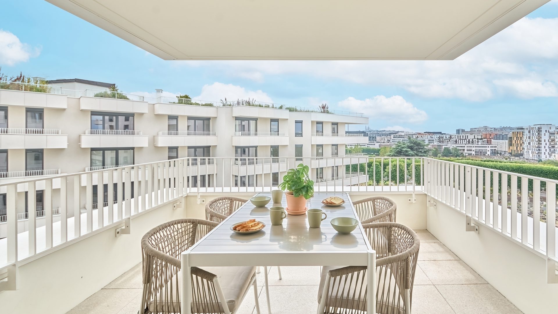 colocation-clichy-coliving-roguet-6-vue-terrasse-sacre-coeur