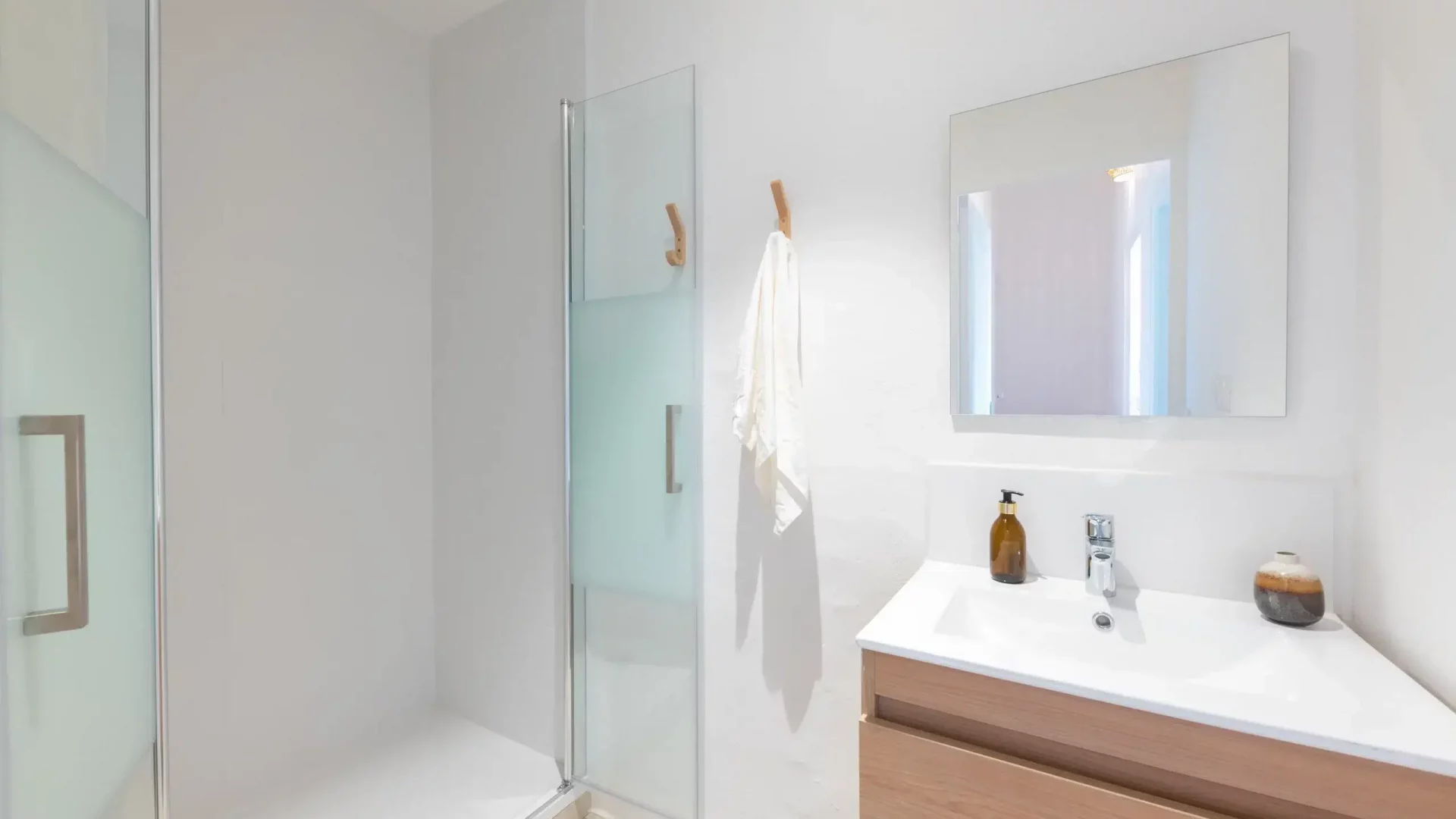 colocation-dupre-castellane-salledebain3