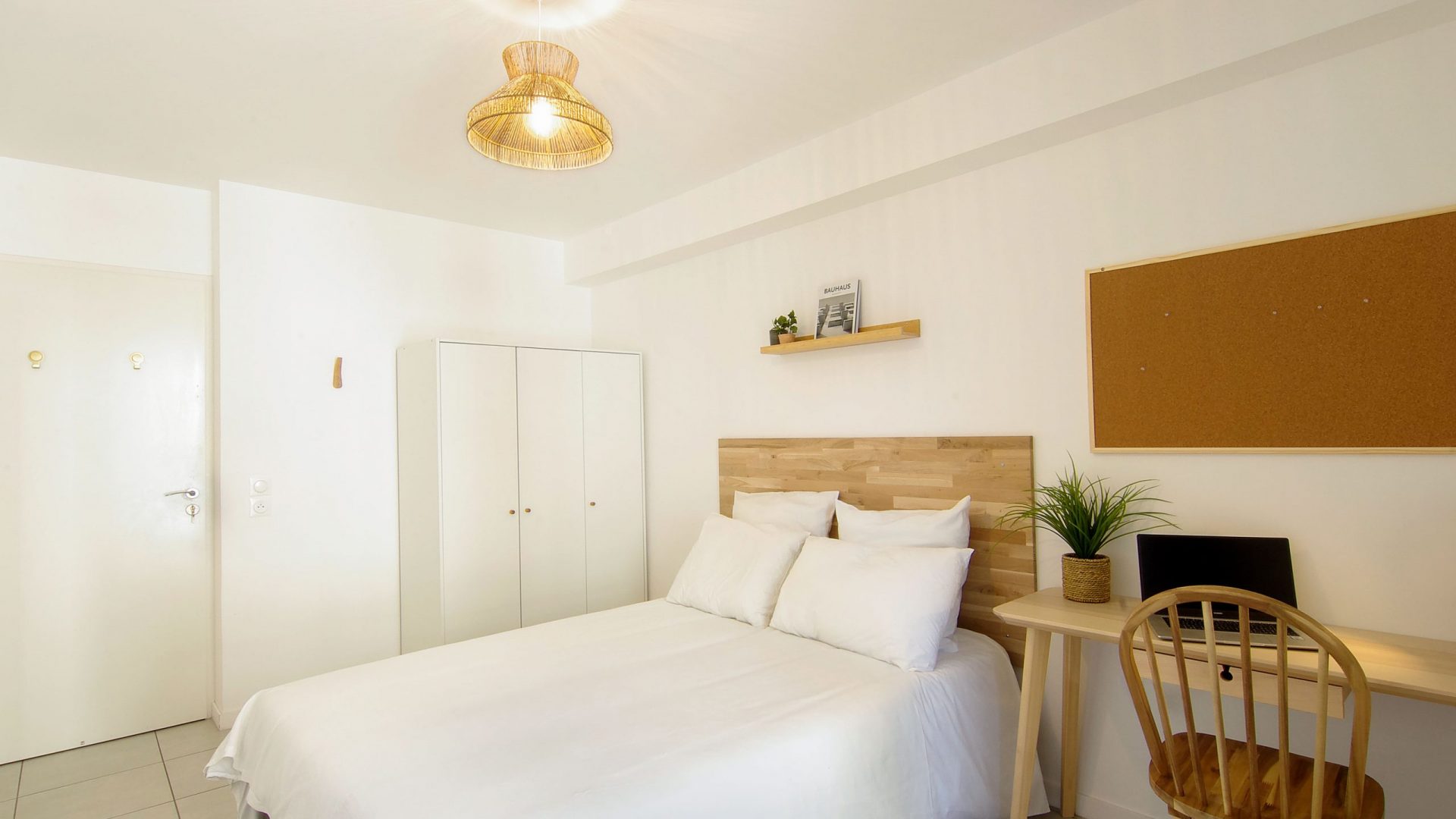 colocation-laroque-bordeaux-coliving-vue-chambre-1