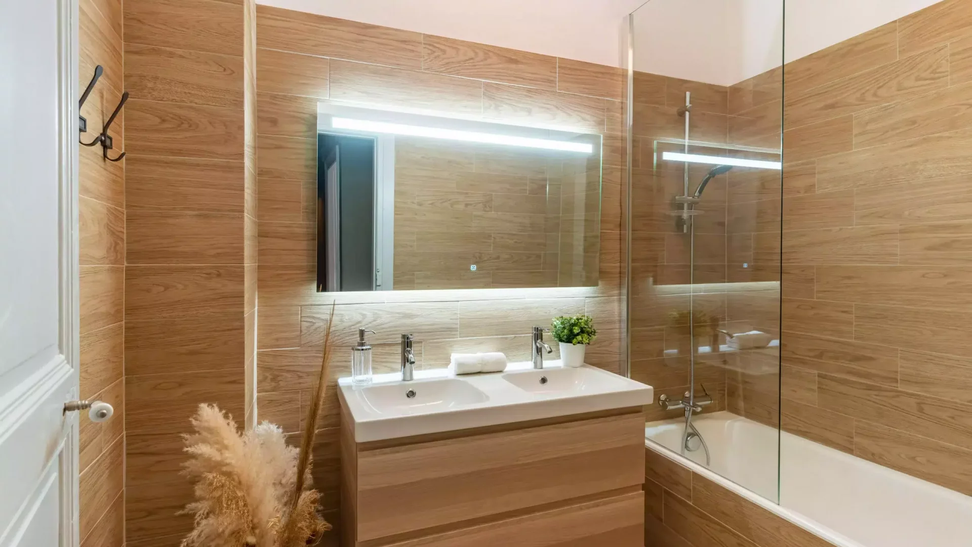 colocation-montpellier-ernest1-salledebain-min