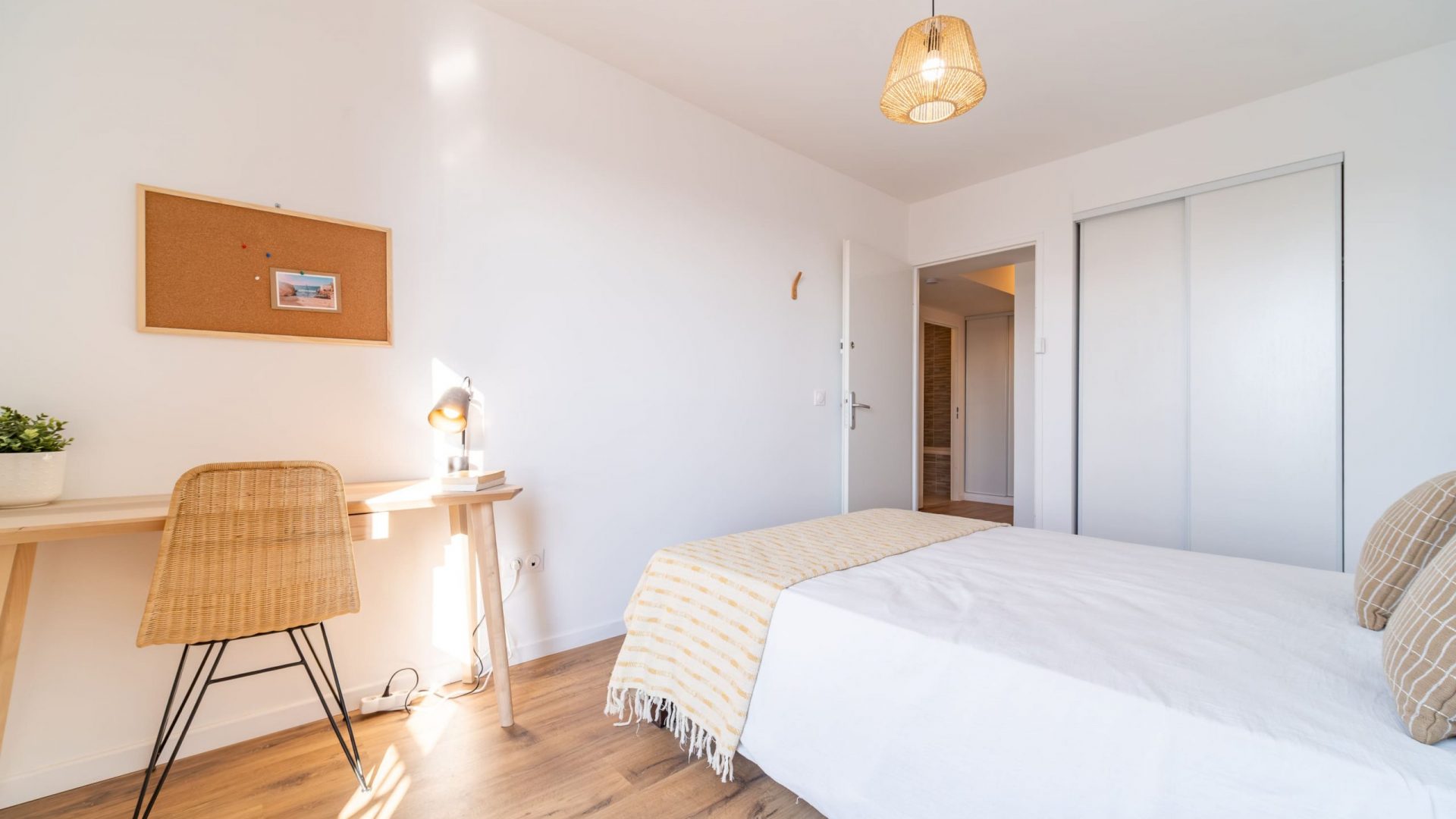 colocation-paris-colombes-coliving-chambre-1