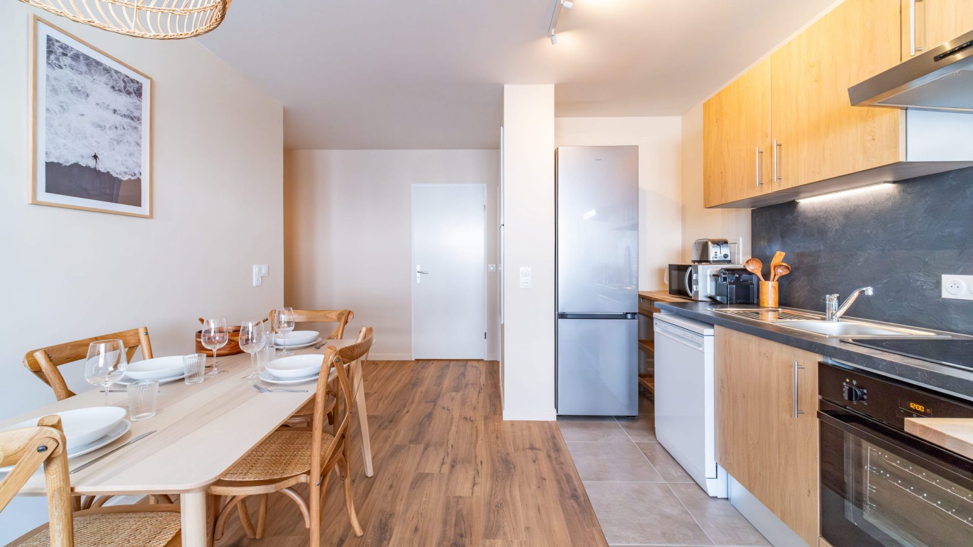 colocation-paris-colombes-terrasse-vue-cuisine