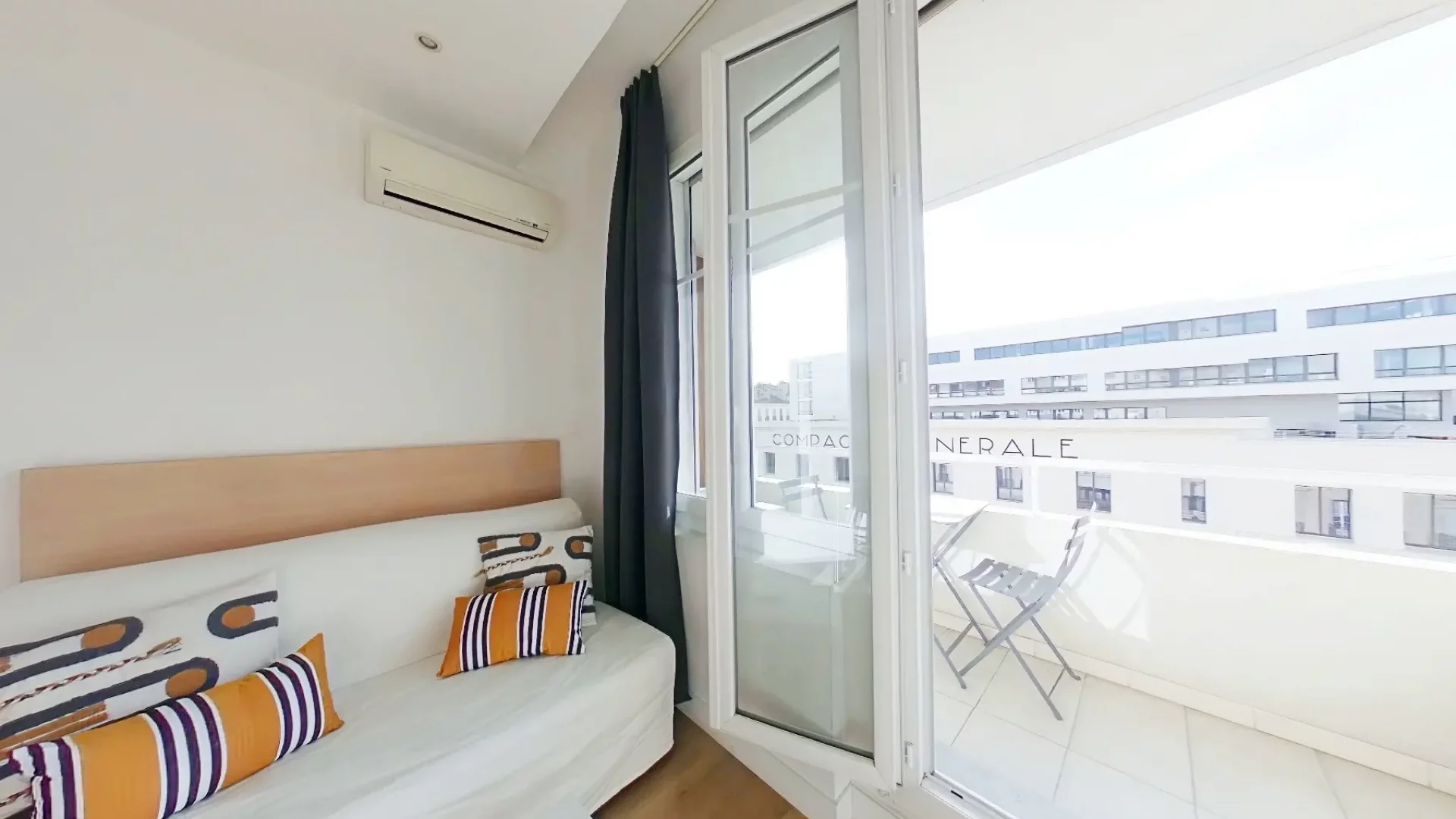 studio-dames-marseille-54-salon-2