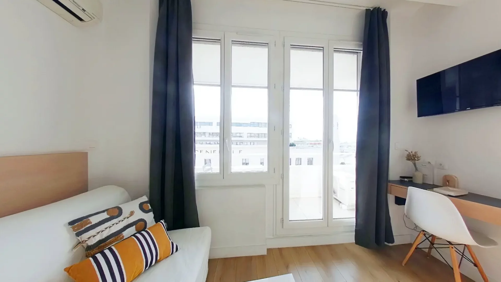 studio-dames-marseille-54-salon-3