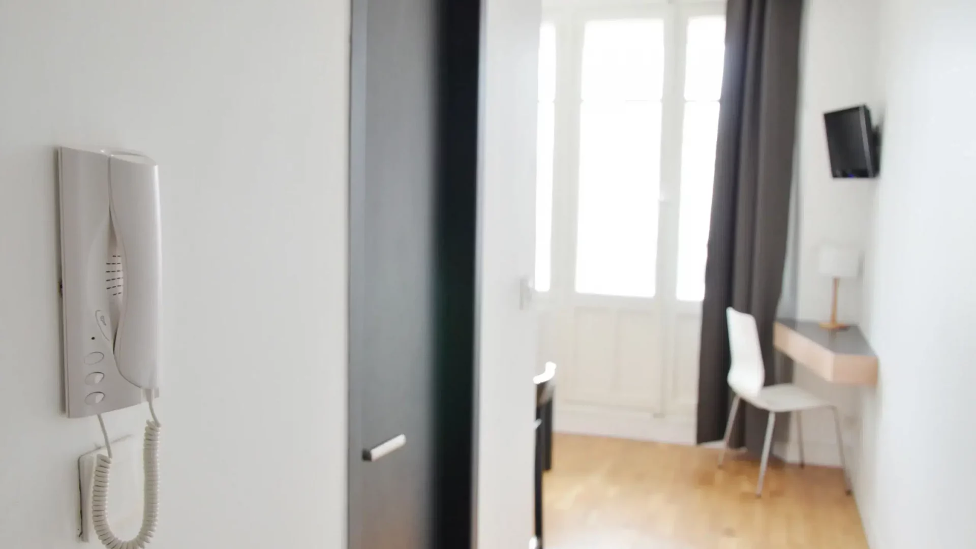 sudio-dames-marseille-4-entrée