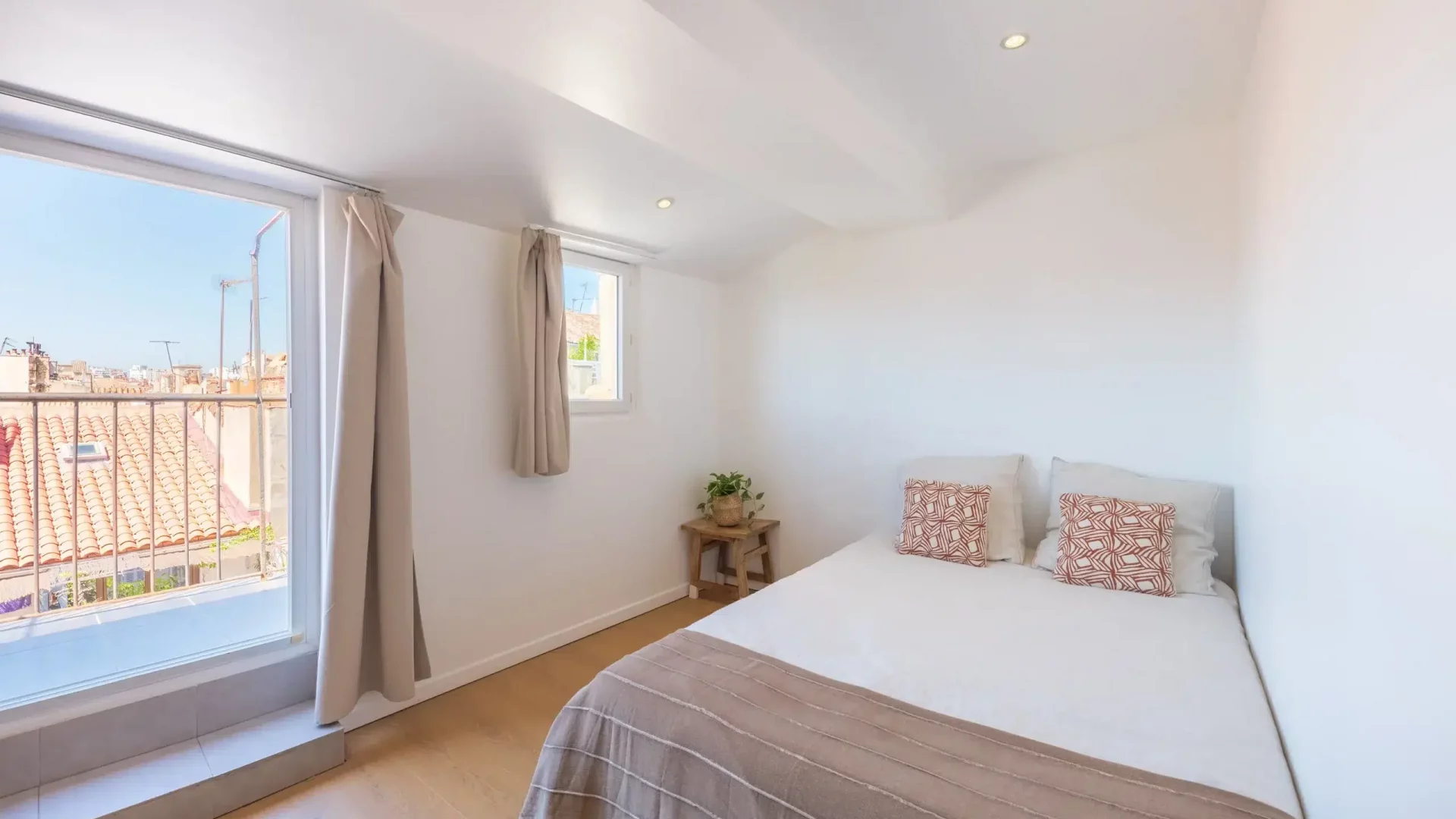 t1-marseille-dieude-chambre