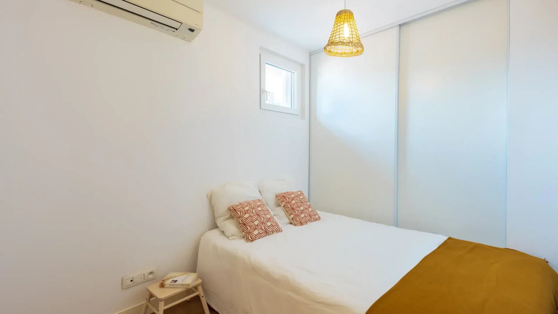 t2-marseille-rome-chambre