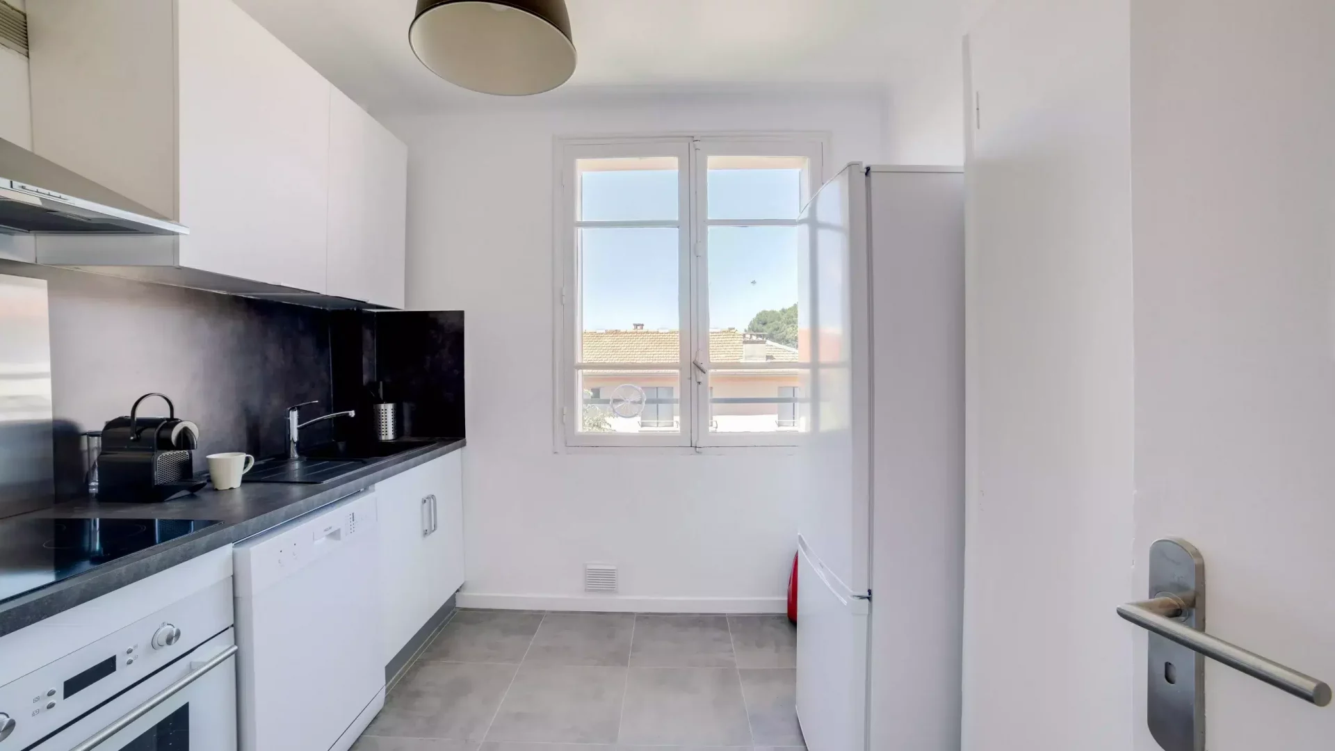 Cuisine équipée et fonctionnelle